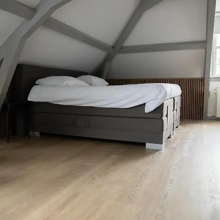 Grand Monumental Apartman Edam