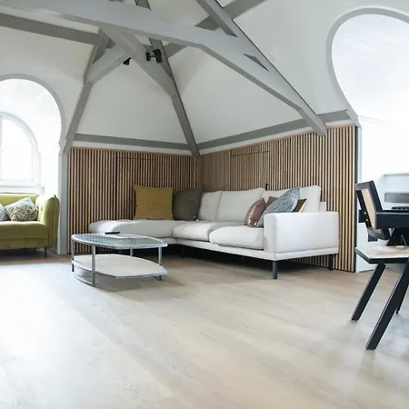 Grand Monumental Apartman Edam